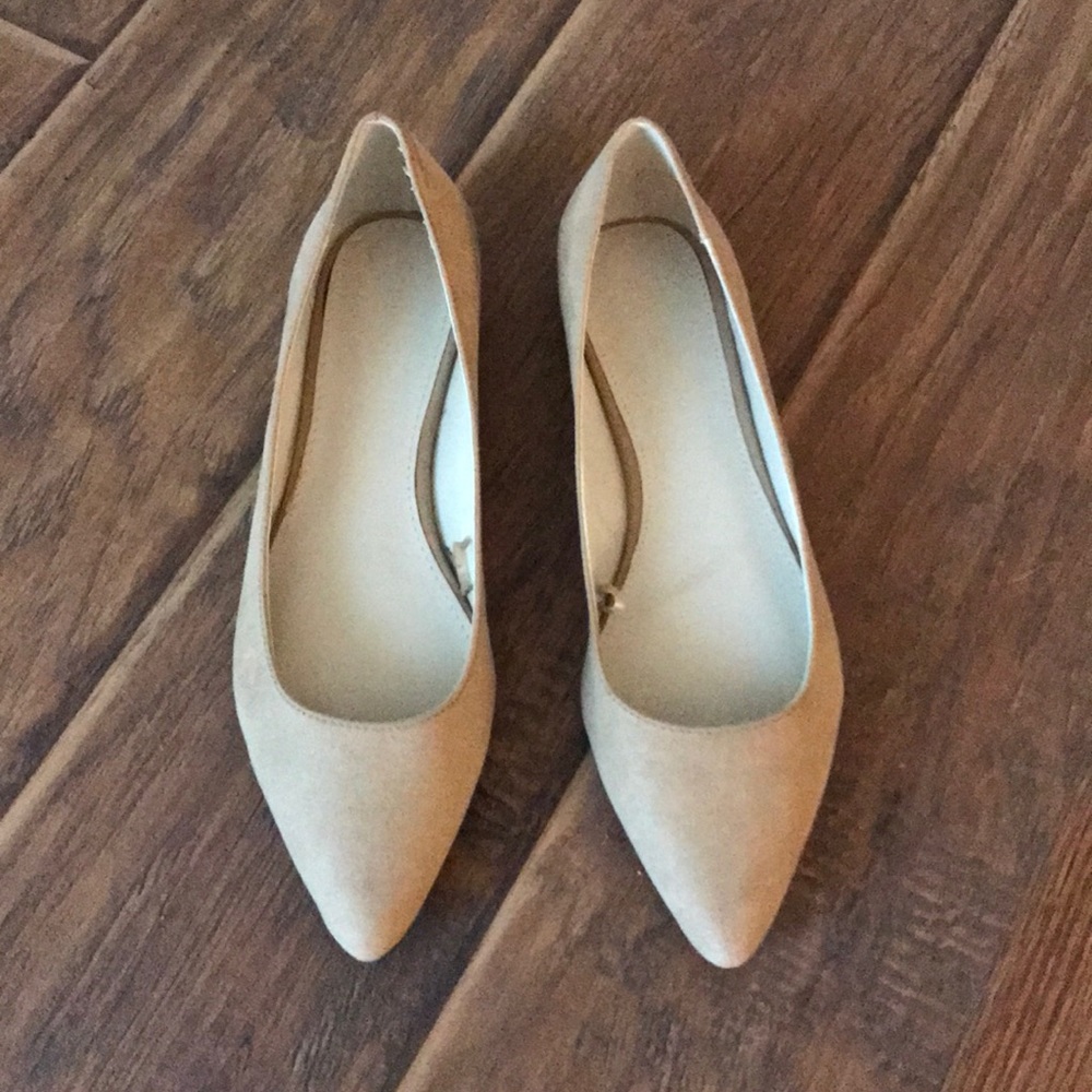 NEW WITHOUT TAGS flats